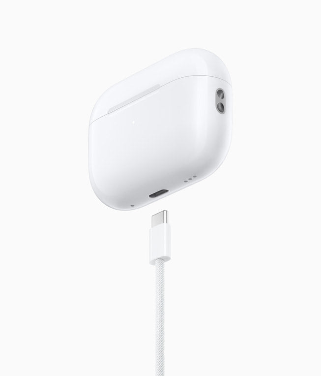 Detalle de la conexión USB-C del estuche Apple AirPods Pro 2