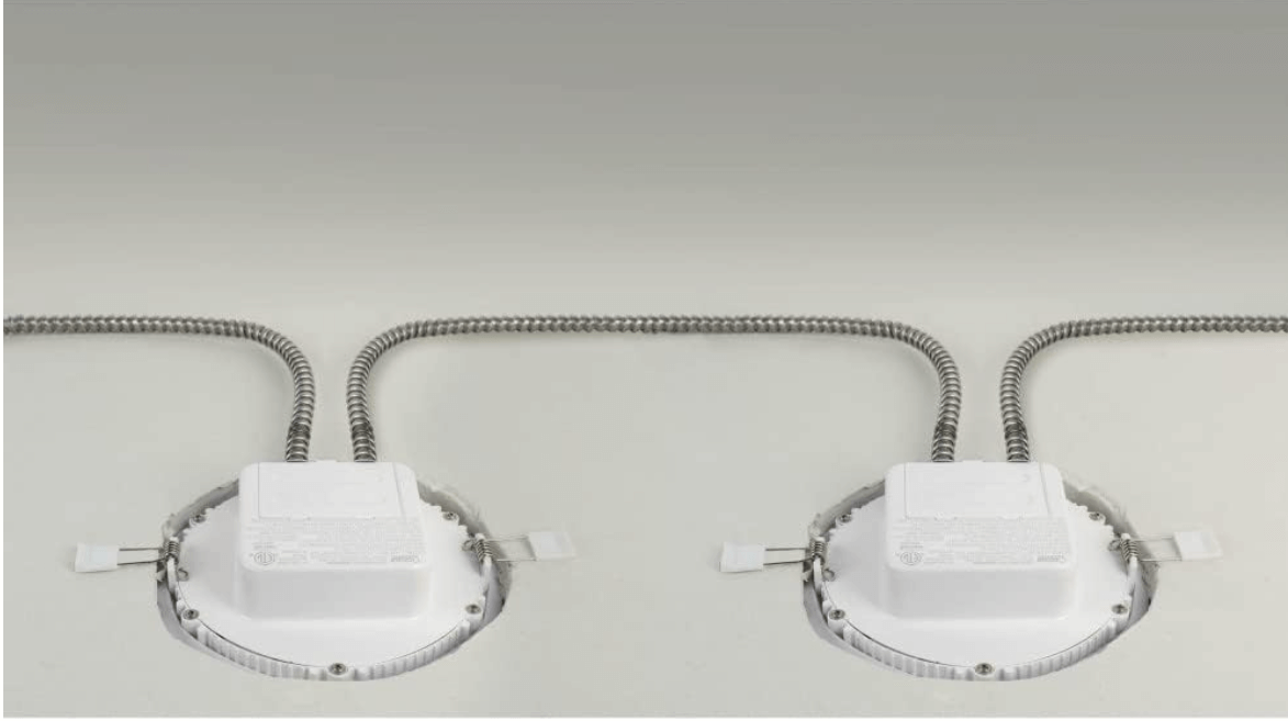 Focos empotrables LED FEIT 4" con caja integrada – Paquete 4 piezas