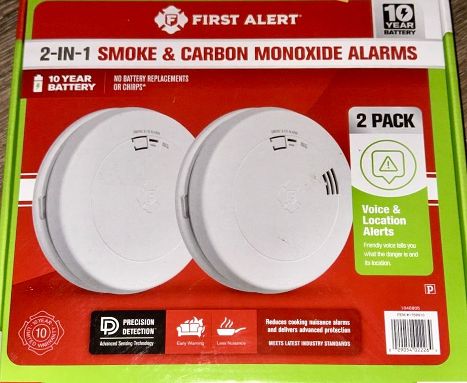 Detector 2 en 1 First Alert – Humo y Monóxido de Carbono con Alerta por Voz (Batería 10 años)