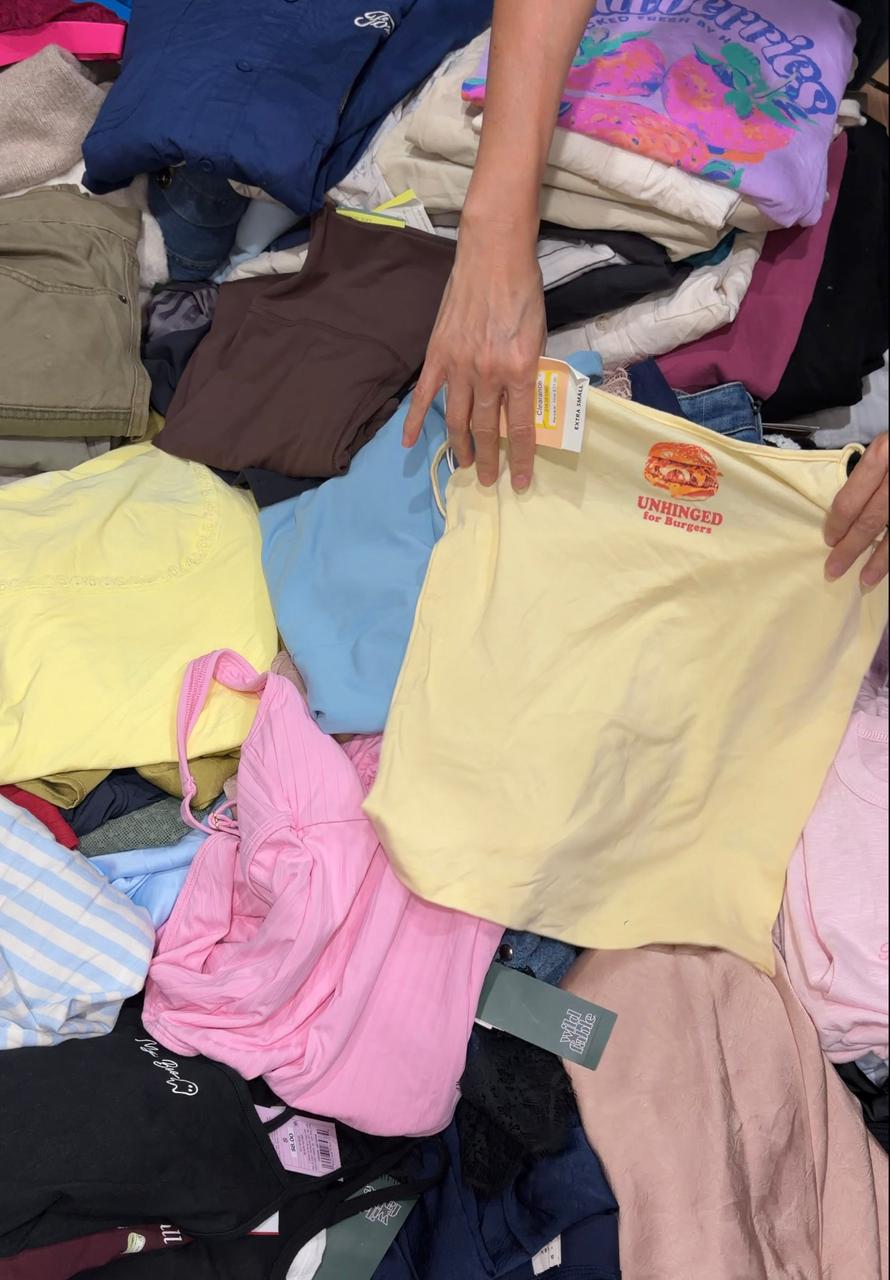 Lote de Ropa Dama, Caballero e Infantil Original USA (100 Piezas) | Más Vendido ⭐
