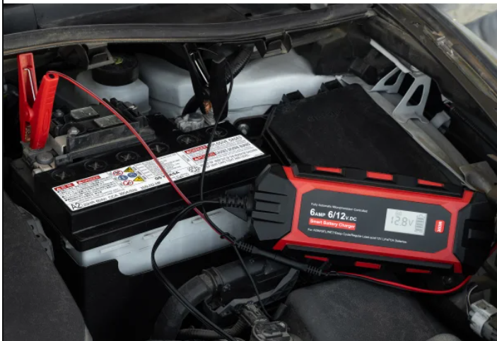 Cargador UltraPro Battery Charger Maintainer usado en auto