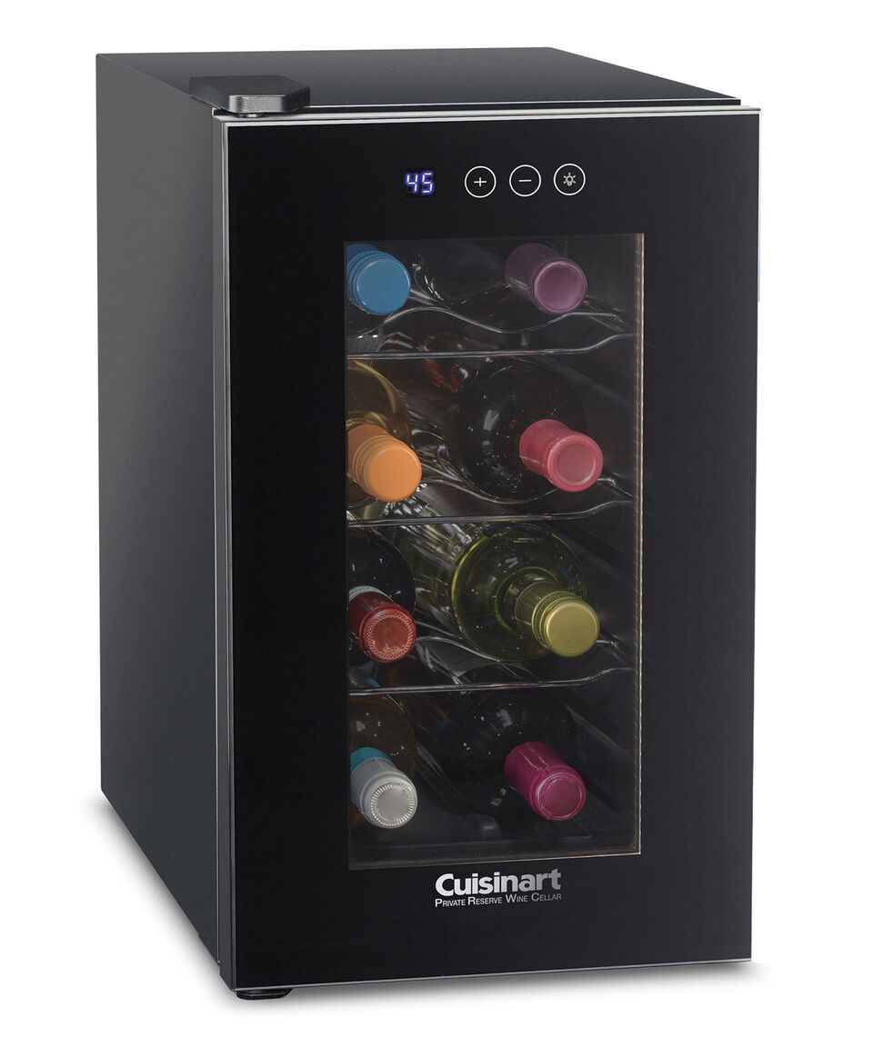 Detalle del panel de control táctil del enfriador de vinos Cuisinart.