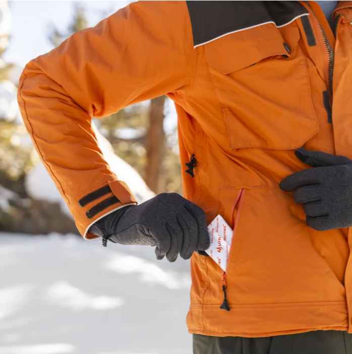 Little Hotties 80 Pair listos para usar en actividades al aire libre.